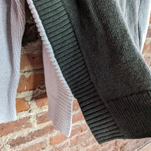 Tahari Medium Knit Color‎ Block Knit Sweater w/ Zipper Close on Back - Picture 3 of 10